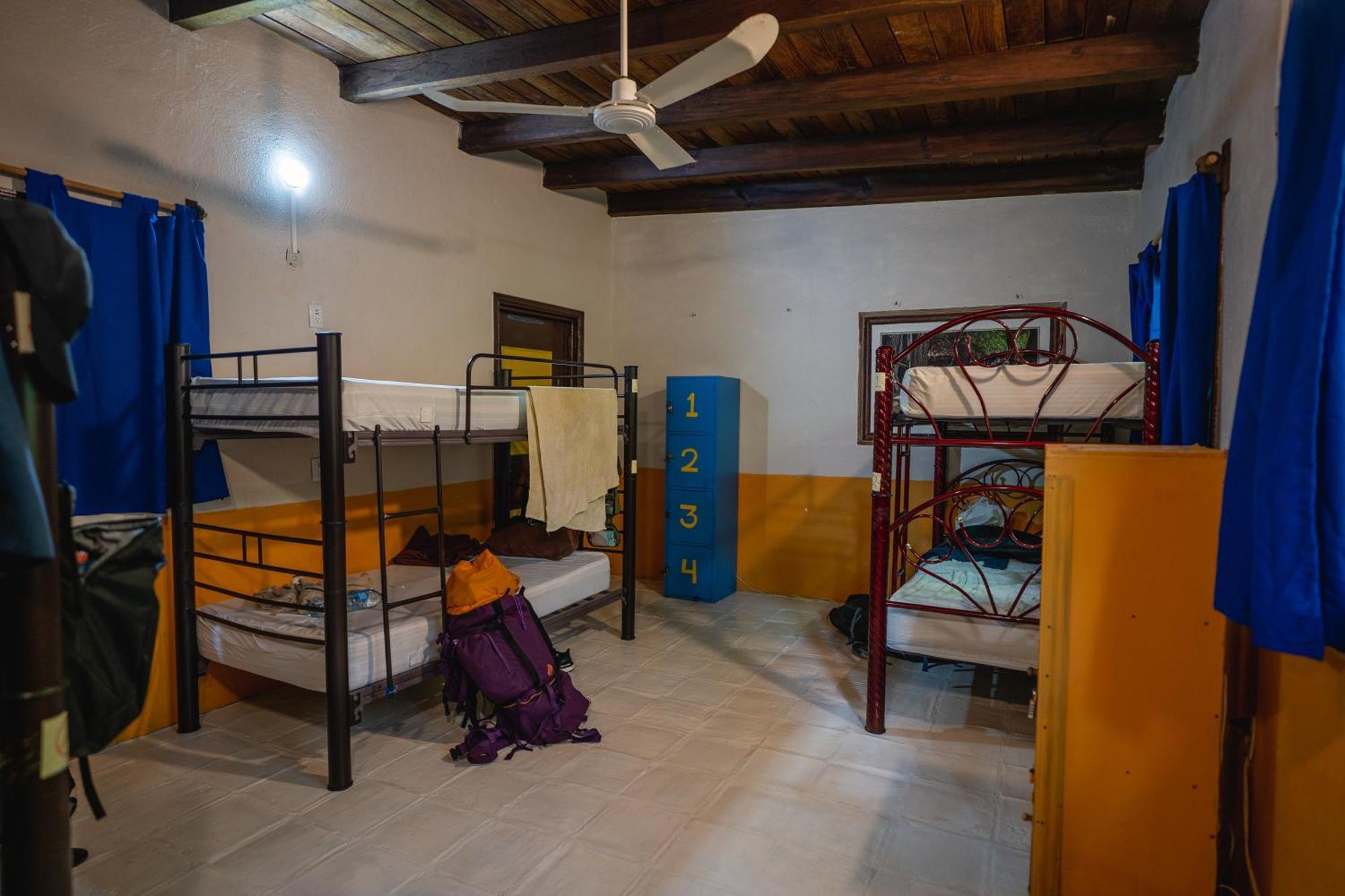 Tower Bridge Hostel Пуэрто-Эскондидо Экстерьер фото