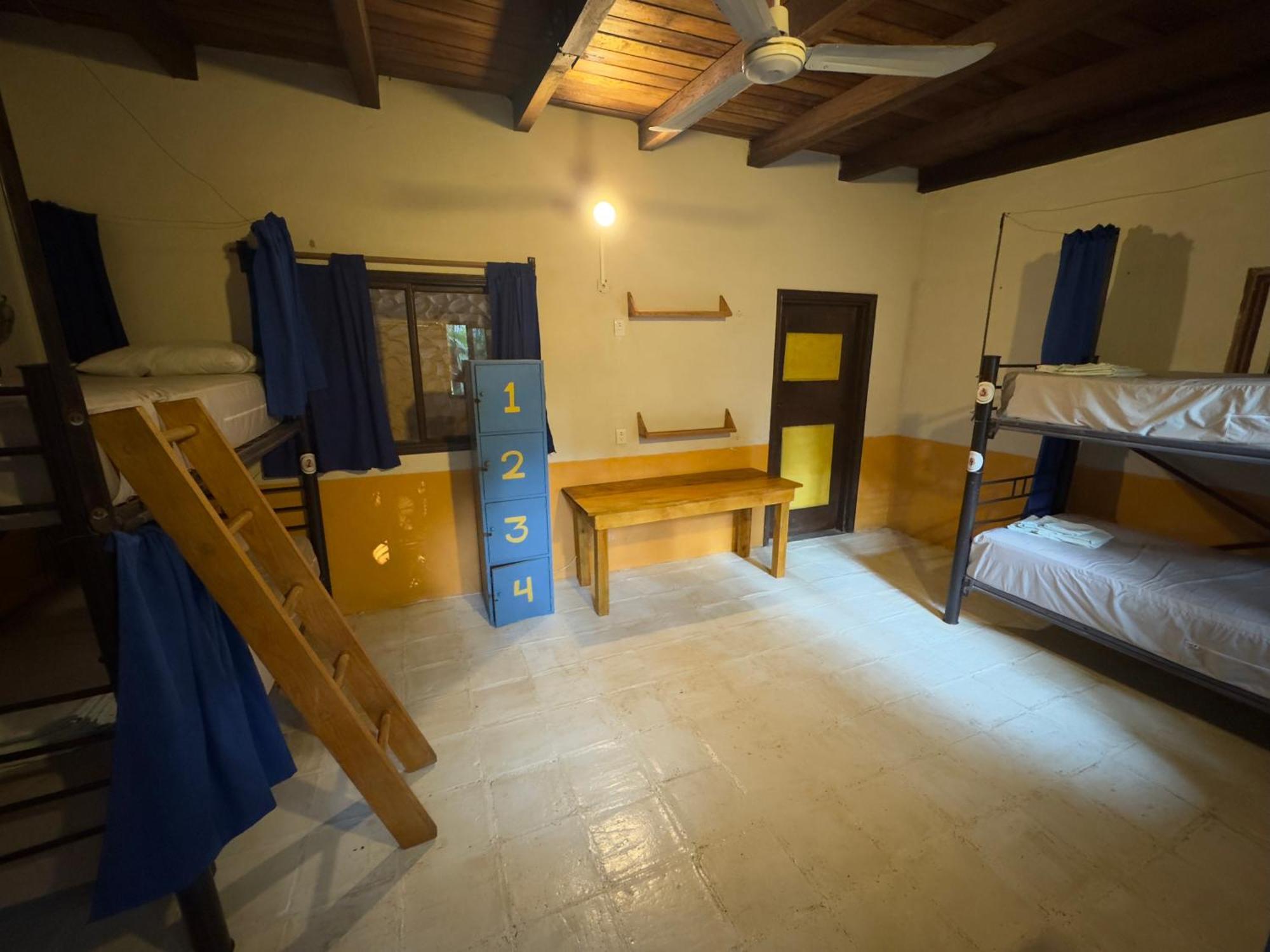 Tower Bridge Hostel Пуэрто-Эскондидо Экстерьер фото